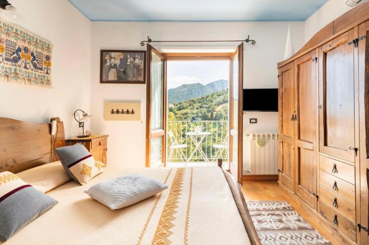 B&B Su Biancu - Sardinian Experience Urzulei ภายนอก รูปภาพ