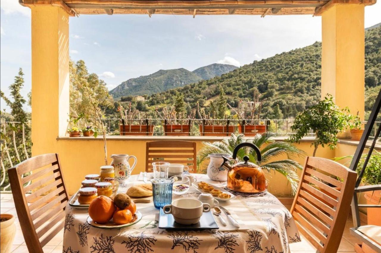 B&B Su Biancu - Sardinian Experience Urzulei ภายนอก รูปภาพ